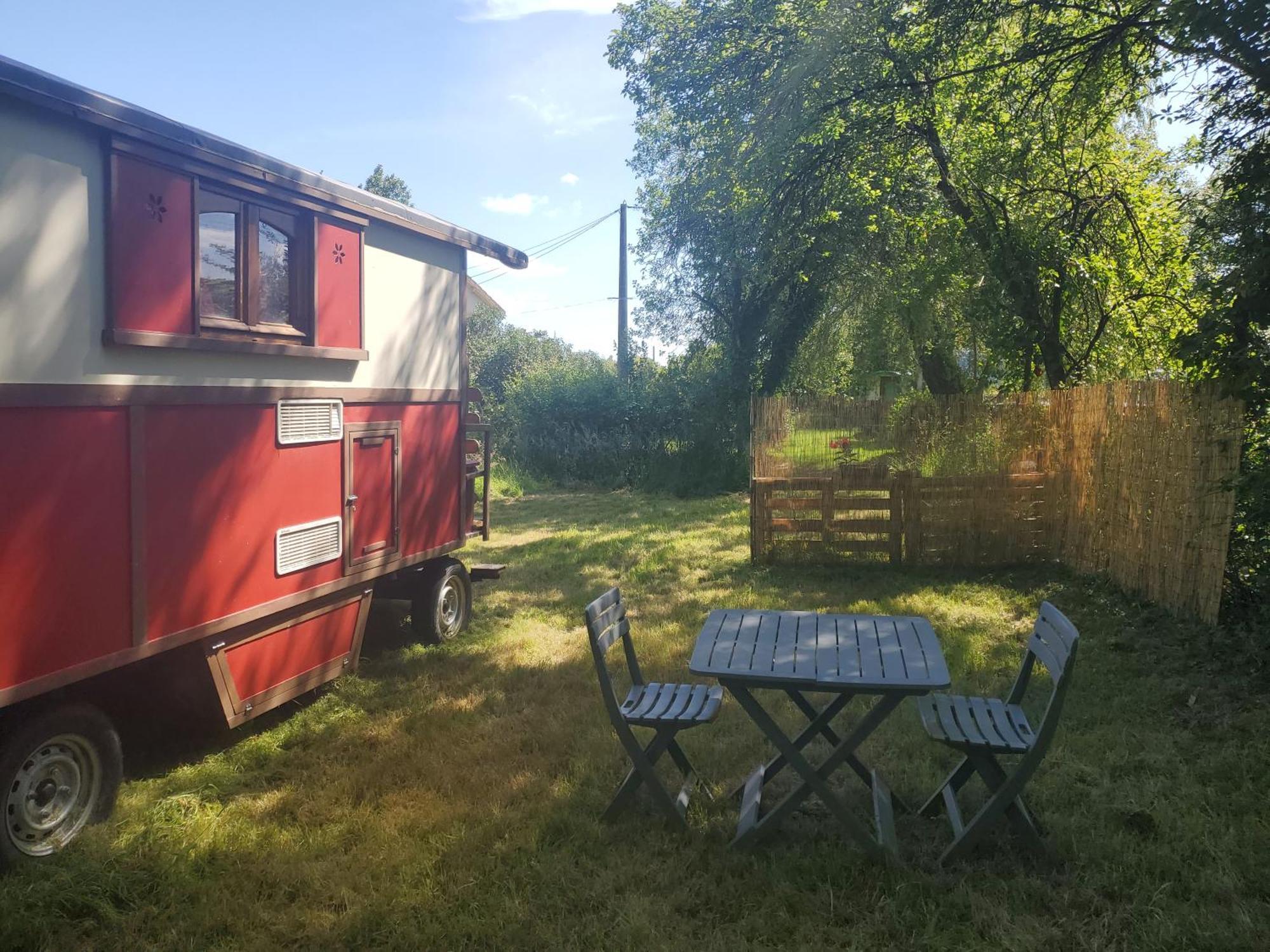 La Roulotte Du Buchet Campingplatz La Foret-sur-Sevre